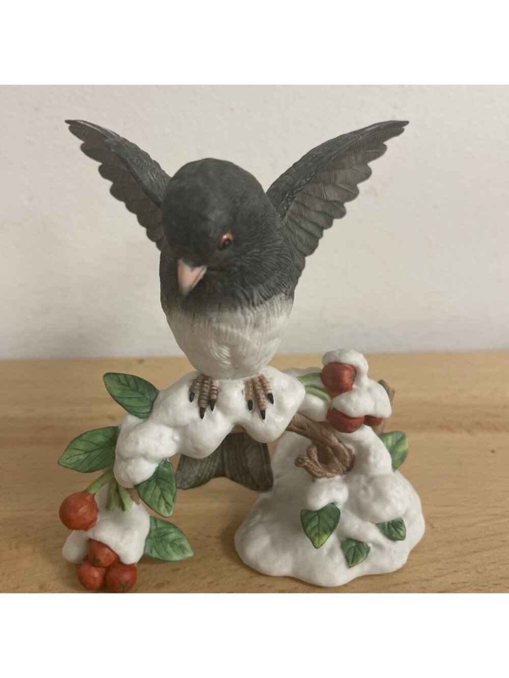 LENOX Porcelain DARK EYED JUNCO 1991 - GARDEN BIRDS Figurine